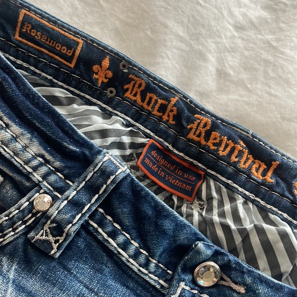 Rock Revival jeans, size 28, stretchy, faded with tears, in perfect condition! - Picture 6 of 8